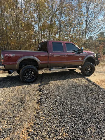 2016 Ford F-250 Super Duty Lariat's photo