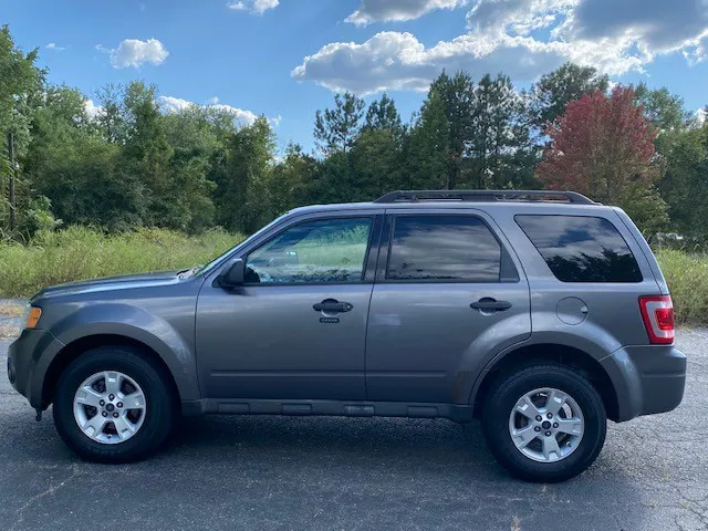 2009 Ford Escape XLT photo 9