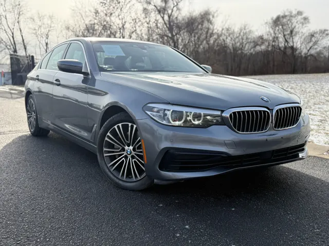 2020 BMW 5 Series 530i's photo