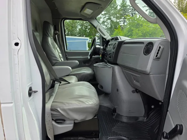 2011 Ford Econoline - Photo 13