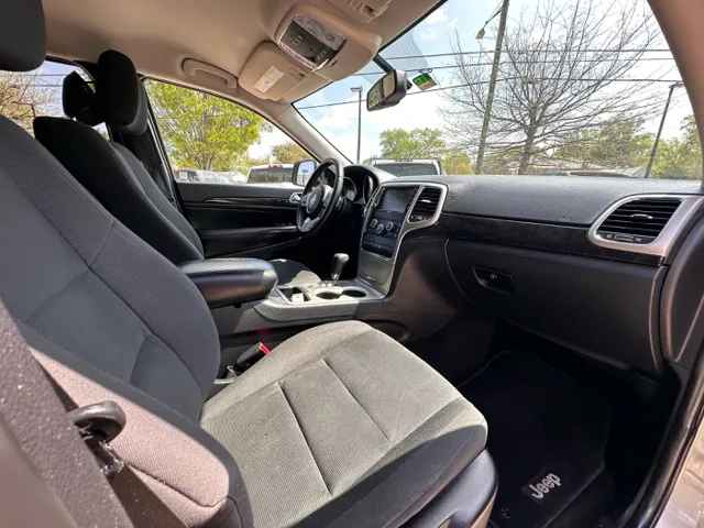 2013 Jeep Grand Cherokee Laredo - Photo 25