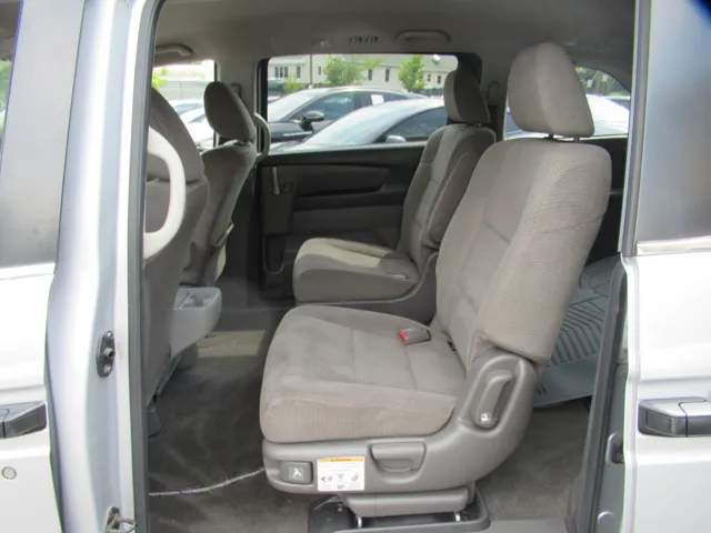 2013 Honda Odyssey LX - Photo 10
