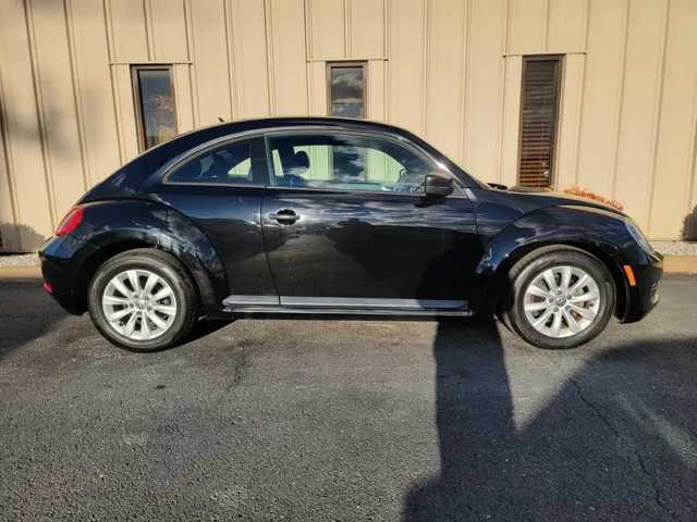 2013 Volkswagen Beetle 2.5's photo