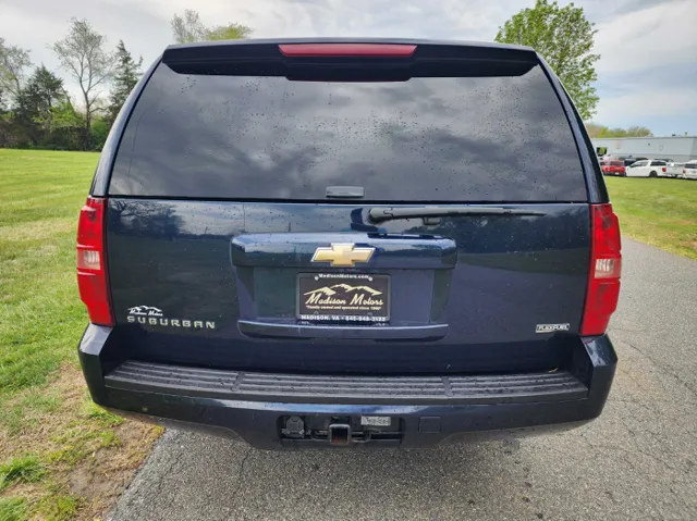 2008 Chevrolet Suburban LS - Photo 7