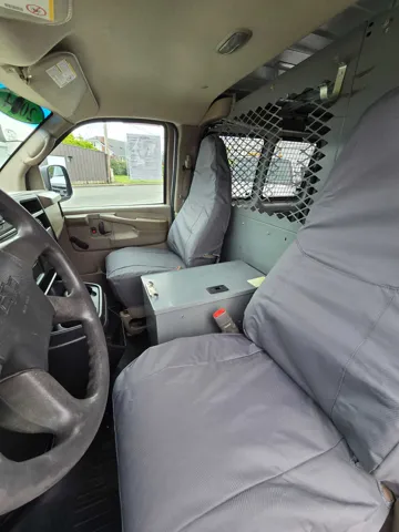 2004 Chevrolet Express Base - Photo 11