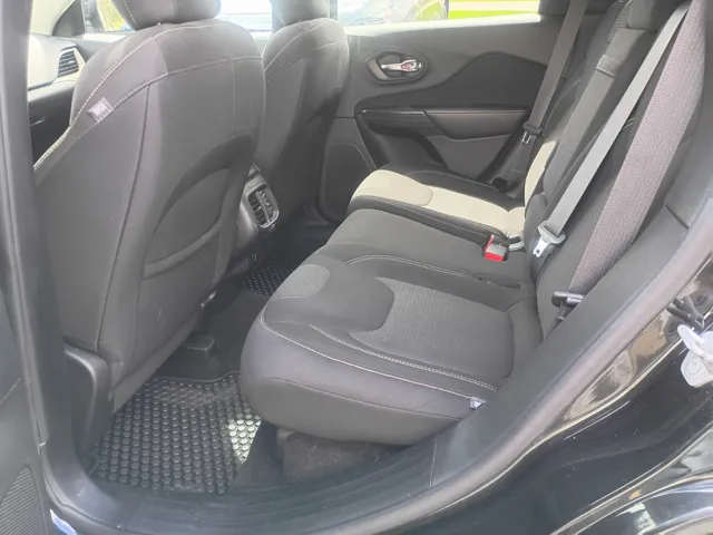 2016 Jeep Cherokee Latitude - Photo 11