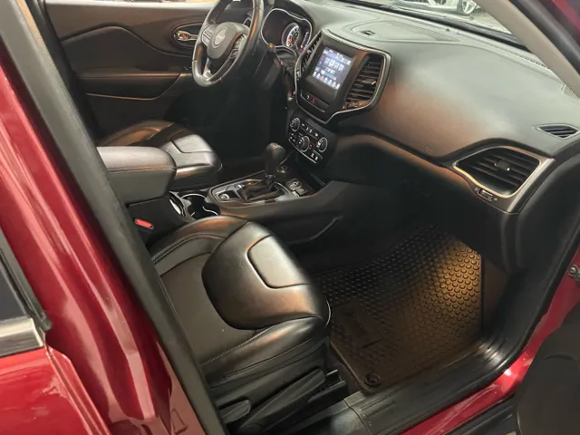 2019 Jeep Cherokee Latitude Plus - Photo 12