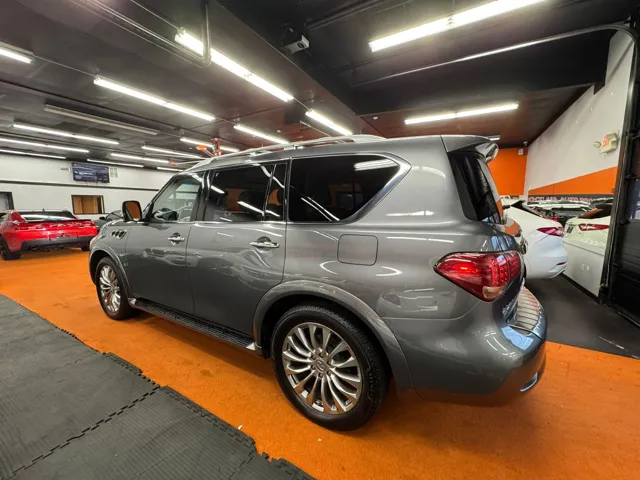 2015 Infiniti QX80 photo 2