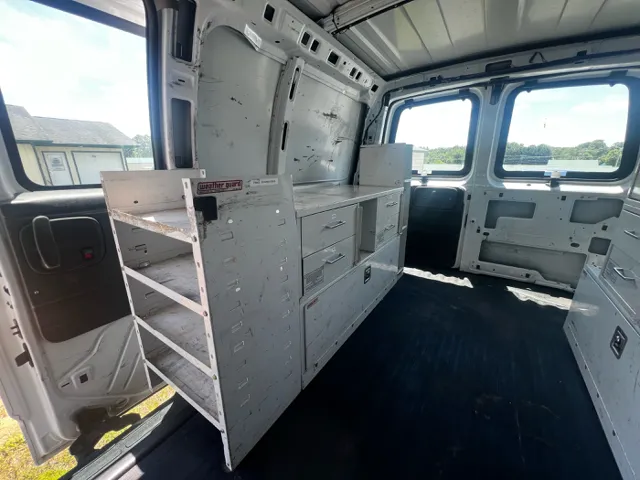 2003 Chevrolet Express Base - Photo 9