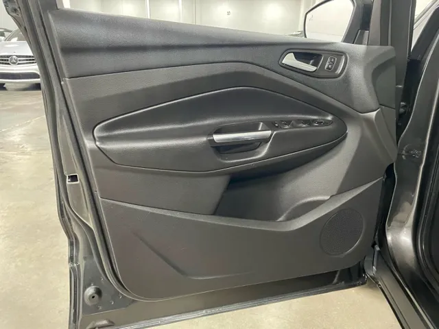 2017 Ford Escape SE photo 8