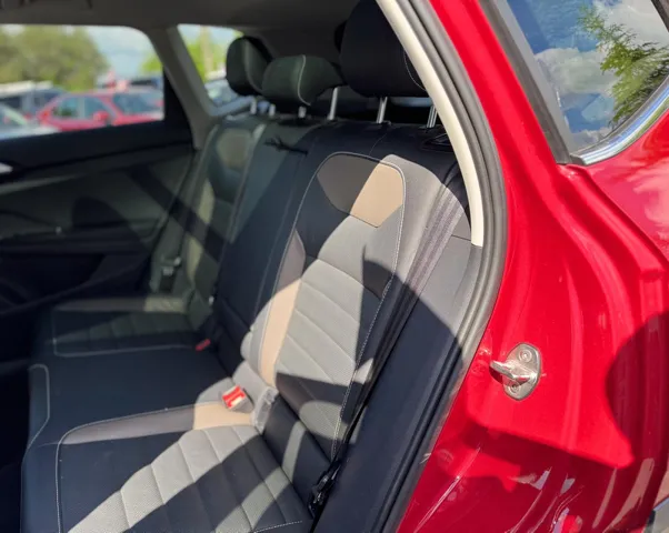 2022 Volkswagen Taos SEL - Photo 9