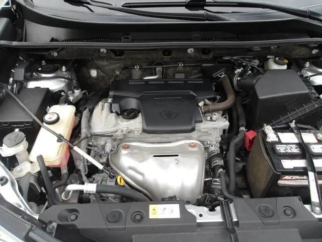 2018 Toyota RAV4 LE photo 12