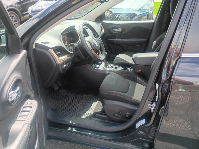 2016 Jeep Cherokee Latitude - Photo 10