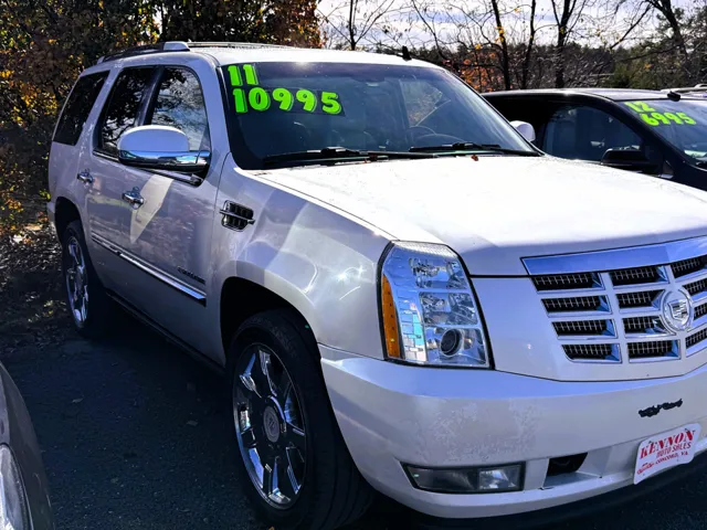 2011 Cadillac Escalade Premium's photo