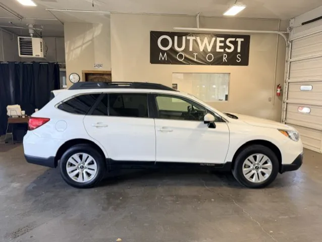 2017 Subaru Outback 2.5i Premium's photo