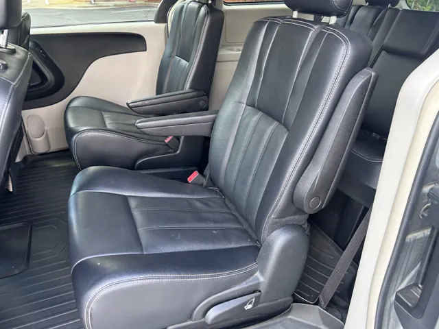2015 Chrysler Town & Country Touring - Photo 15