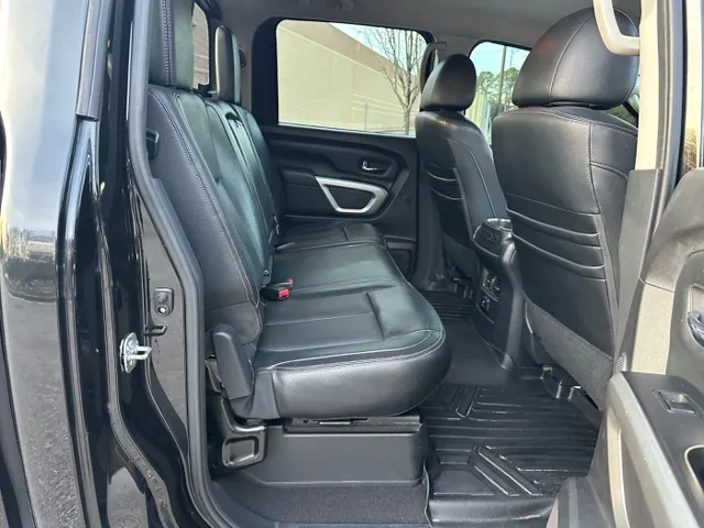 2017 Nissan Titan SL - Photo 14