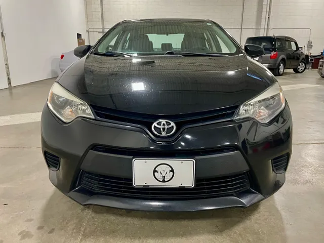 2014 Toyota Corolla LE photo 4