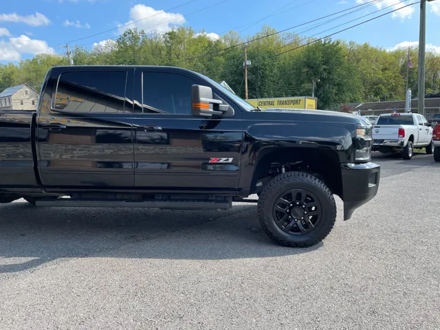 2016 Chevrolet Silverado LT photo 10