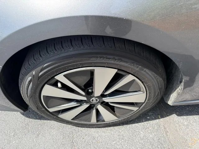 2019 Nissan Altima SV - Photo 9