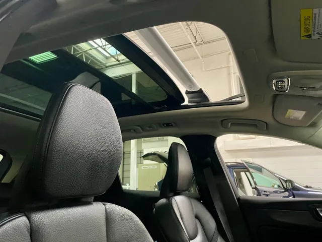 2019 Volvo XC60 Momentum - Photo 23