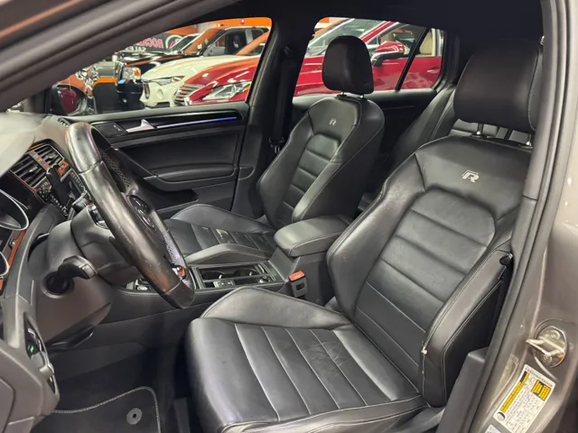 2017 Volkswagen Golf R Base photo 9