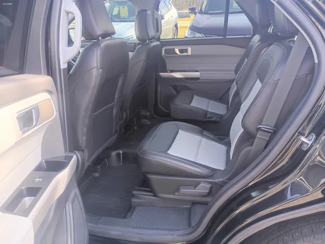 2022 Ford Explorer XLT - Photo 13