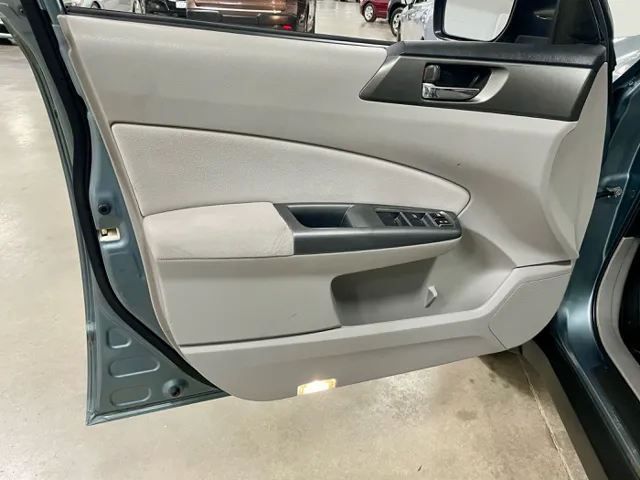 2011 Subaru Forester X Limited - Photo 7