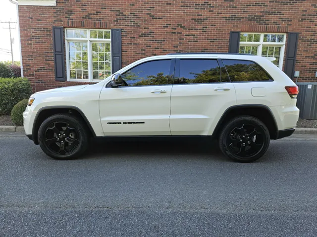 2020 Jeep Grand Cherokee Upland photo 2