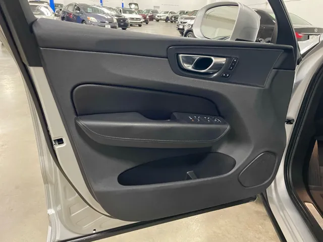 2019 Volvo XC60 Momentum - Photo 13