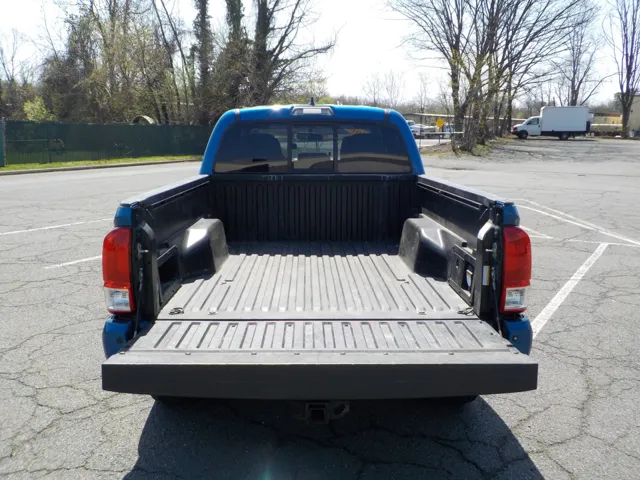 2016 Toyota Tacoma SR5 - Photo 8