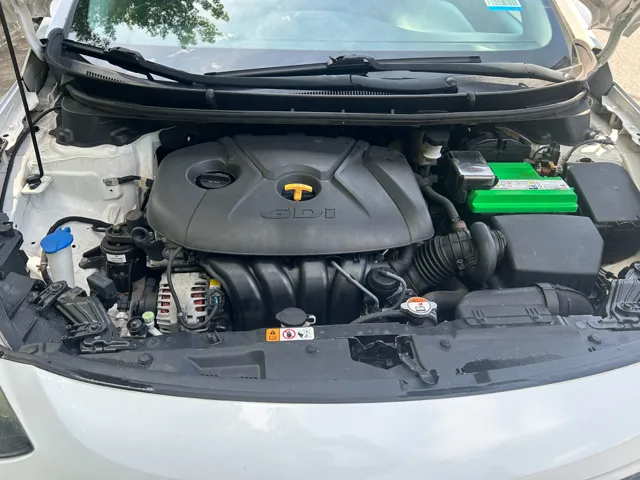 2016 Hyundai Elantra GT Base - Photo 22