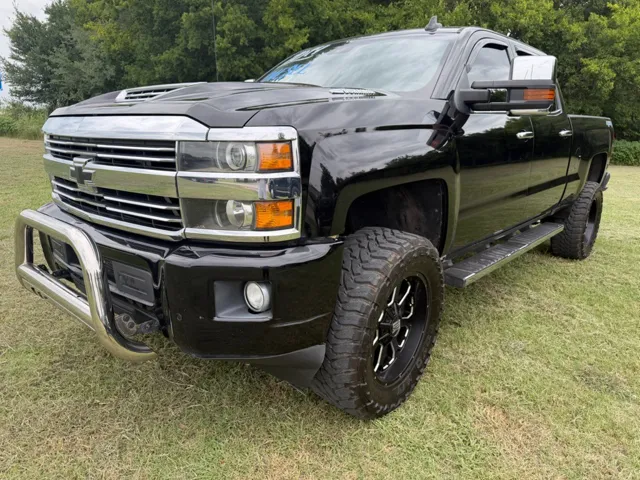 2017 Chevrolet Silverado HD High Country 4WD Crew Cab Standard Box's photo