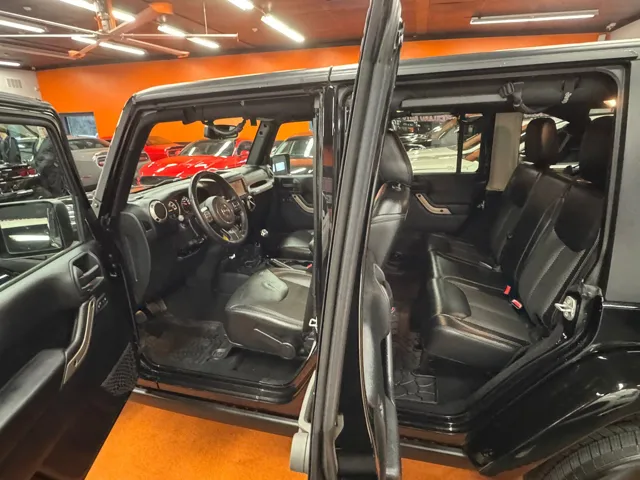 2016 Jeep Wrangler Sahara photo 7