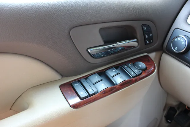 2010 Chevrolet Avalanche LTZ - Photo 22