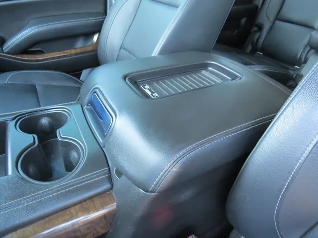 2017 Chevrolet Suburban LT photo 22