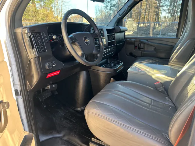 2013 Chevrolet Express Cargo Work Van - Photo 22