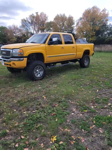 2005 GMC Sierra 2500HD SLT's photo