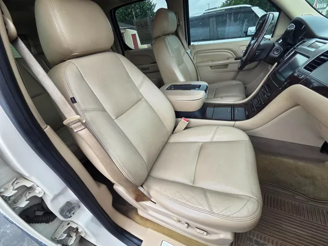 2013 Cadillac Escalade ESV Luxury - Photo 9