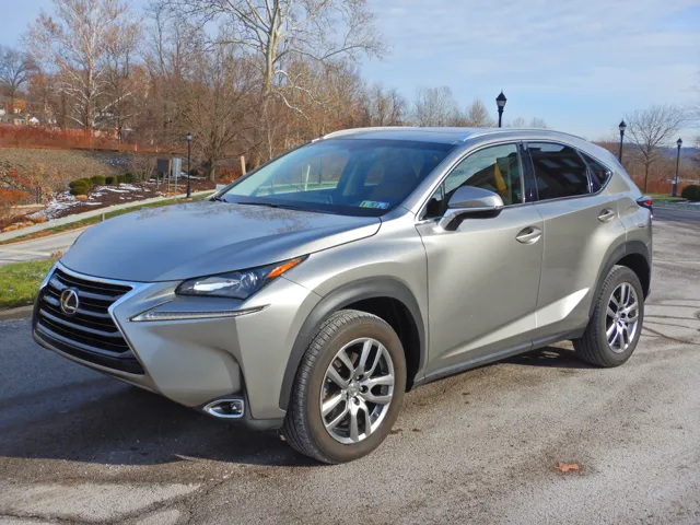 2015 Lexus NX 200t's photo