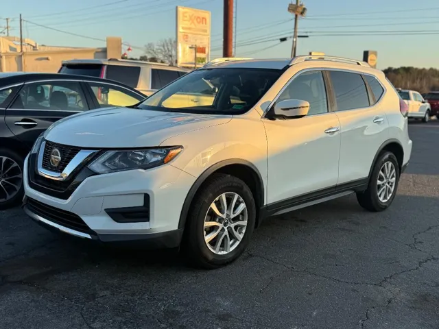 2019 Nissan Rogue SV's photo