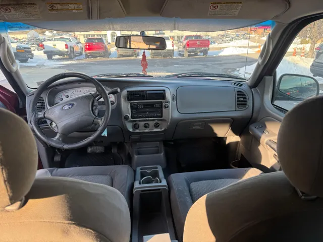 2004 Ford Explorer Sport Trac XLS - Photo 7