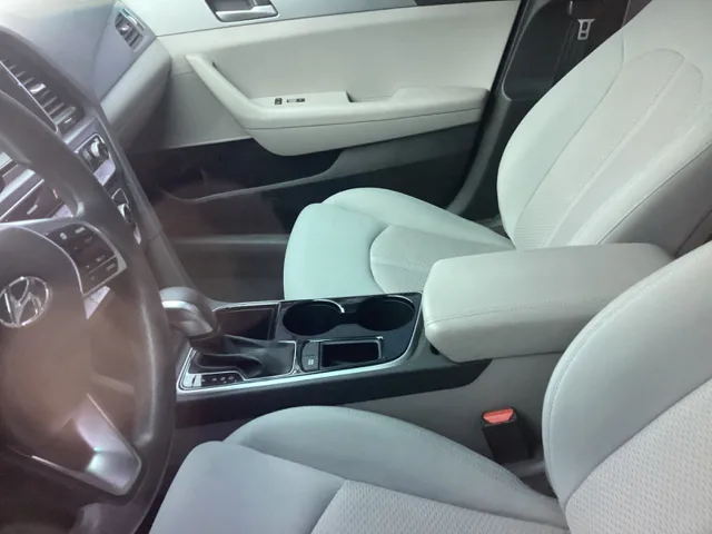 2018 Hyundai Sonata SE - Photo 6
