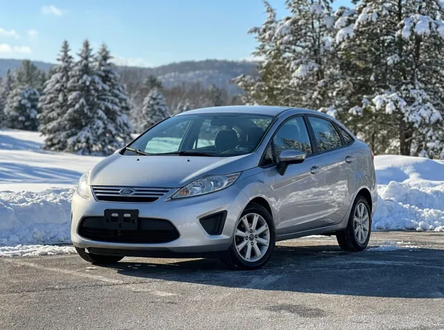 2013 Ford Fiesta SE's photo