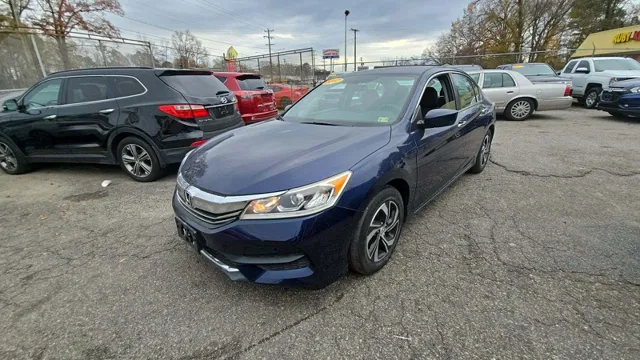 2017 Honda Accord LX's photo