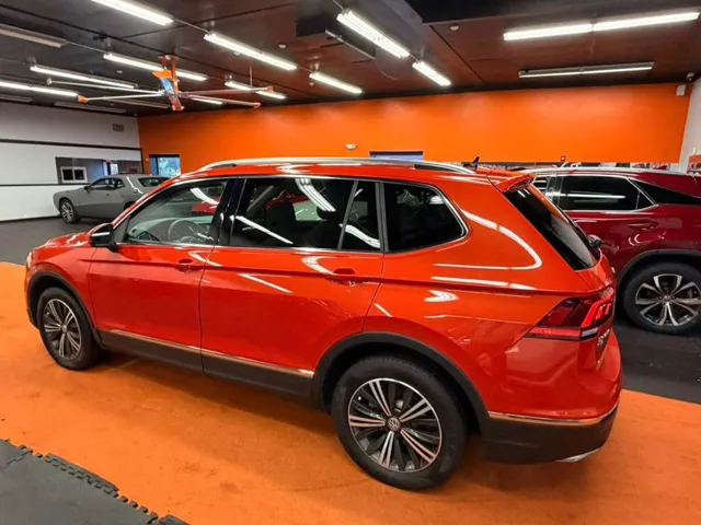 2018 Volkswagen Tiguan SEL photo 4