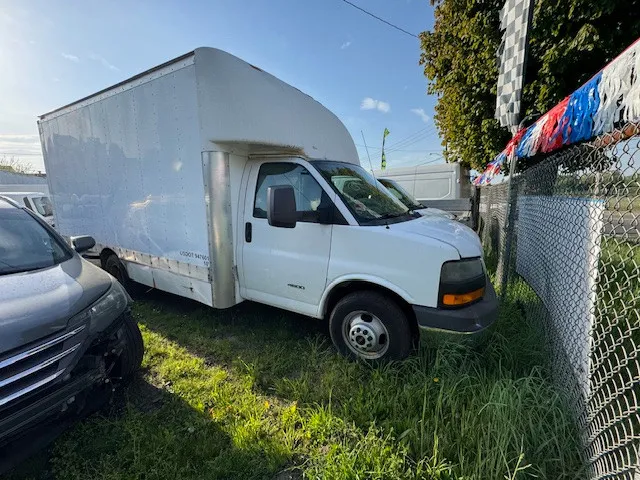 2012 GMC Savana's photo
