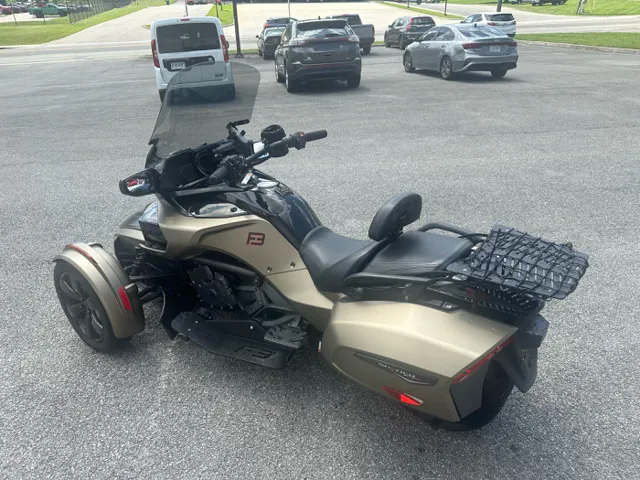 2020 Can Am Spyder photo 3