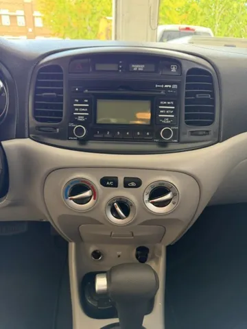 2008 Hyundai Accent GLS - Photo 12