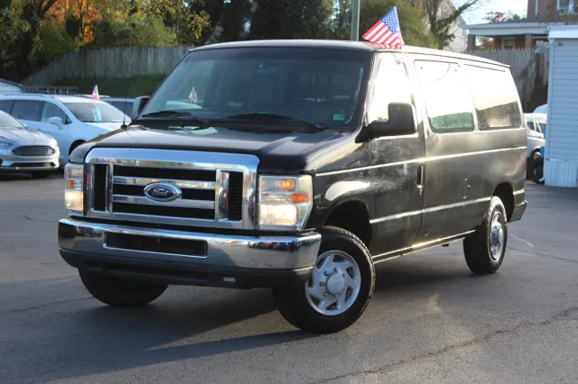 2009 Ford E-Series Econoline Wagon's photo